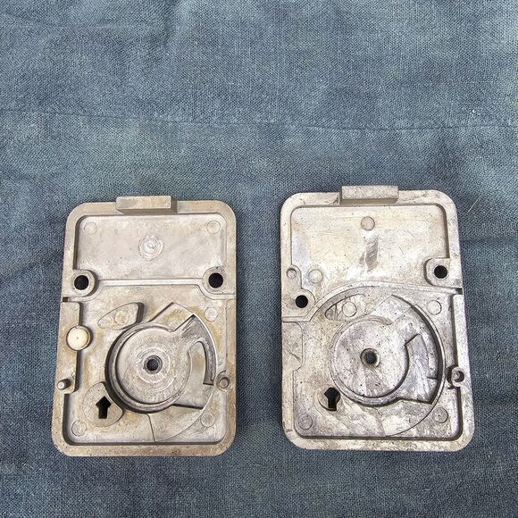 Sargent & Greenleaf G1 Manipulation Proof Lock Backplate 6700 & 8400 Change Key - Picture 2 of 10